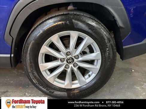 Certified 2022 Toyota Corolla Cross LE image 8