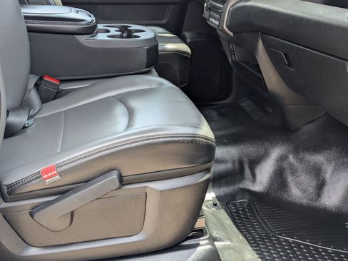 Used 2022 RAM 3500 Tradesman w/ Chrome Appearance Group image 28