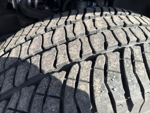 Used 2024 Chevrolet Silverado 2500 LT w/ Convenience Package image 7