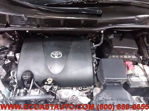 Used 2019 Toyota Sienna XLE image 9