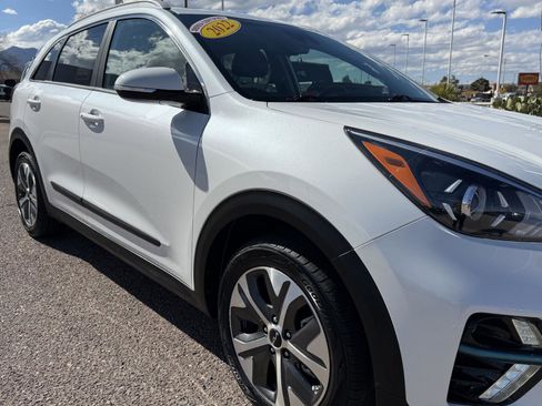 Used 2022 Kia Niro EX Premium w/ Cold Weather Package image 16