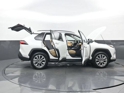 Used 2025 Toyota RAV4 XLE Premium w/ Weather Package FWD image 31