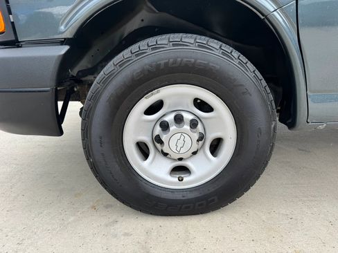 Used 2015 Chevrolet Express 2500 LS image 17