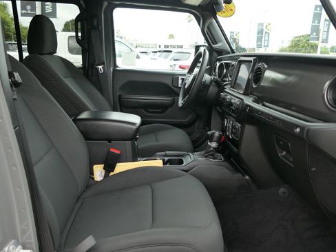 Used 2023 Jeep Wrangler Unlimited w/ 8.4" Radio Group AWD/4WD image 26