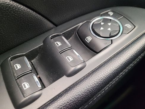 Used 2016 Ford Explorer XLT image 27