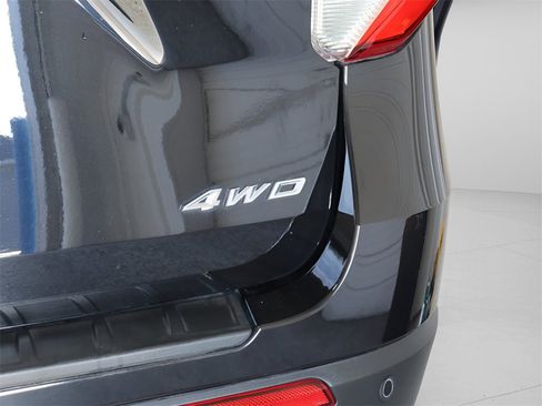 Used 2023 Ford Explorer XLT w/ Equipment Group 202A image 36