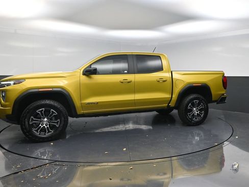 Used 2024 GMC Canyon AT4 AWD/4WD image 3