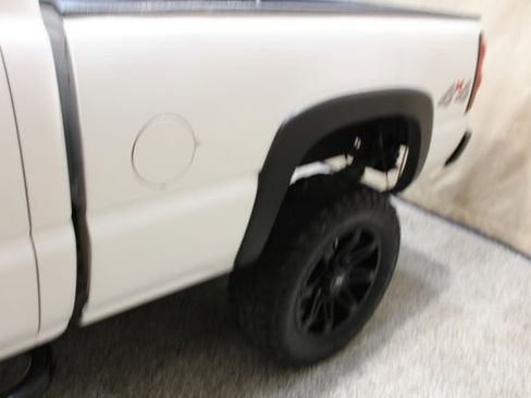 Used 2006 Chevrolet Silverado 2500 W/T w/ Heavy-Duty Power Package image 6