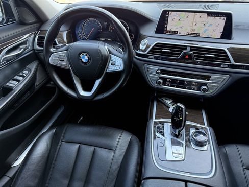 Used 2018 BMW 740i RWD image 23
