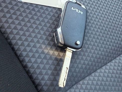Used 2024 Kia Soul LX w/ Option Group 015 FWD image 34
