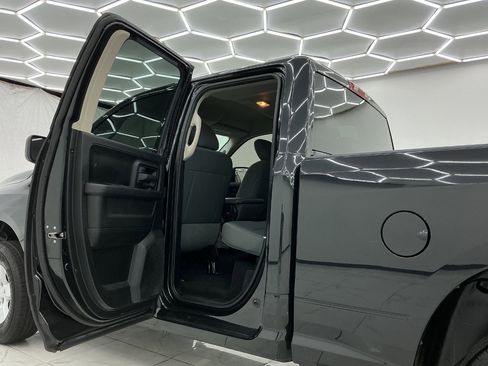 Used 2018 RAM 1500 Express AWD/4WD image 26