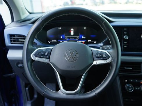Used 2024 Volkswagen Taos SE FWD image 11