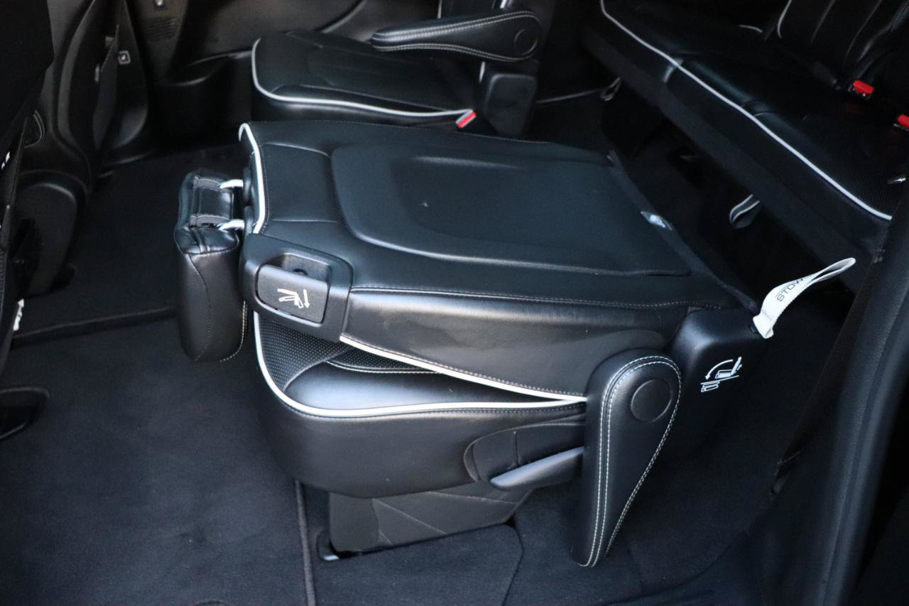 Used 2025 Chrysler Pacifica Limited FWD image 28
