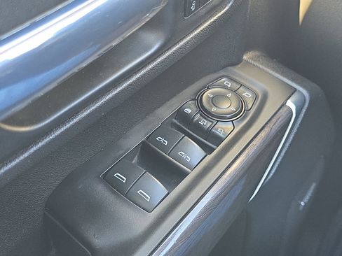 Used 2022 Chevrolet Silverado 2500 LTZ w/ LTZ Premium Package image 13