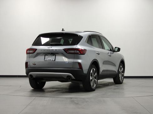 Used 2024 Ford Escape Platinum image 4