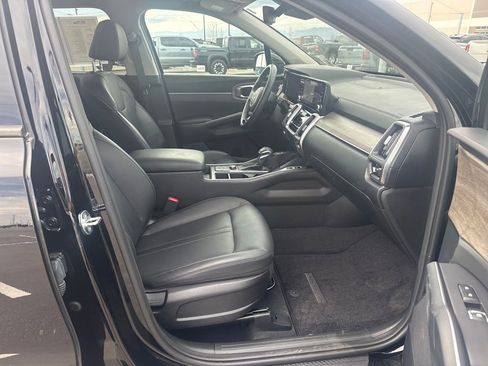 Used 2023 Kia Sorento S image 31