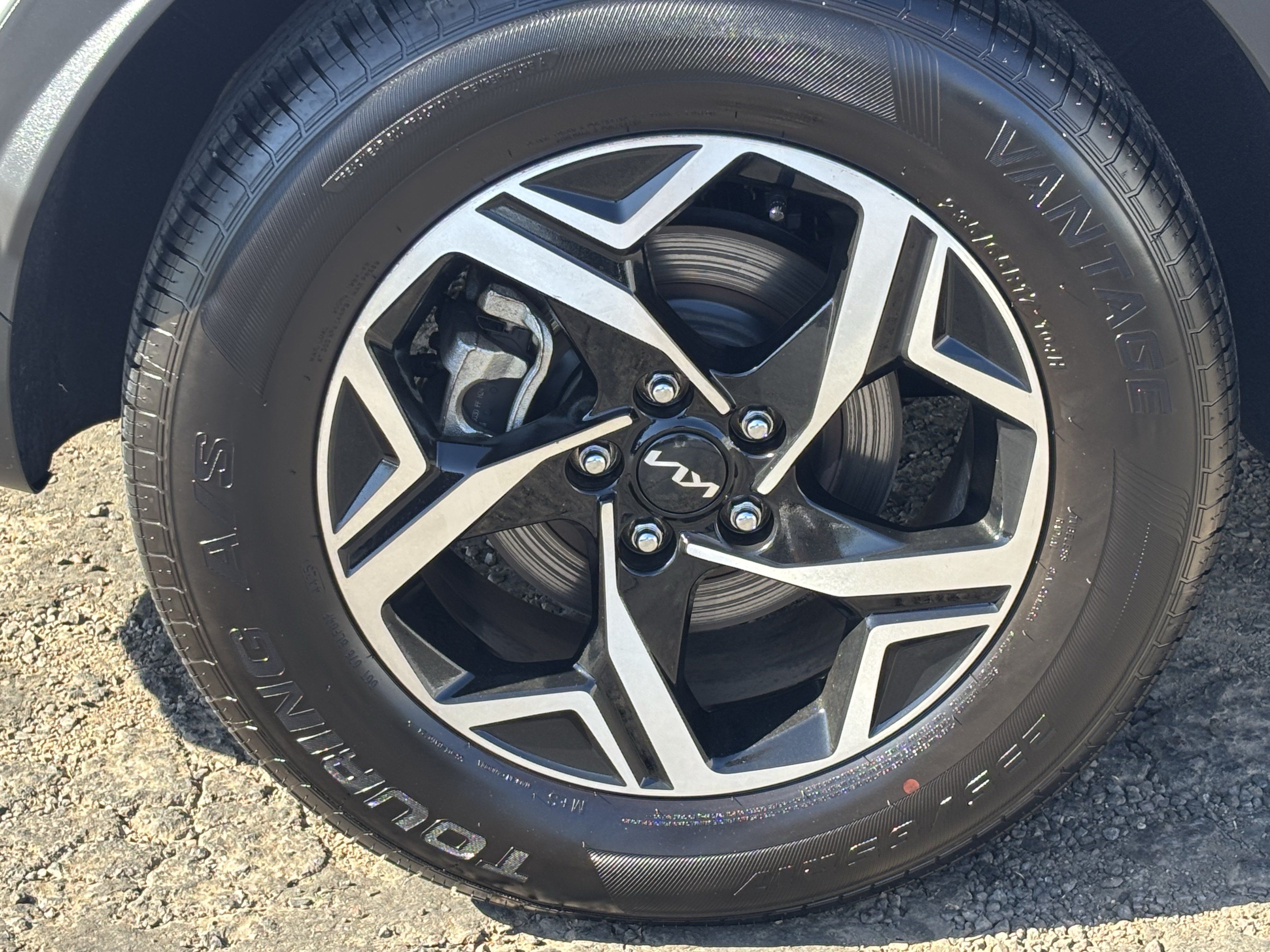 Certified 2025 Kia Sportage LX FWD image 7