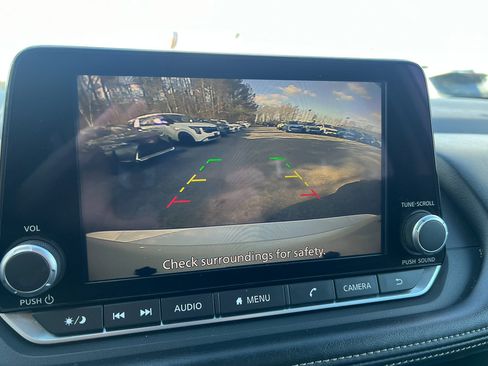 Used 2024 Nissan Rogue SV image 20