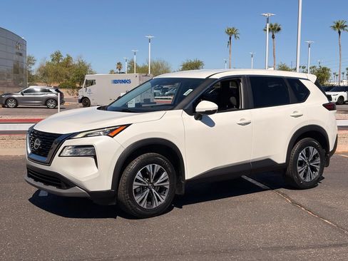 Certified 2023 Nissan Rogue SV FWD image 2