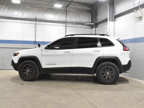Used 2022 Jeep Cherokee Trailhawk AWD/4WD image 20