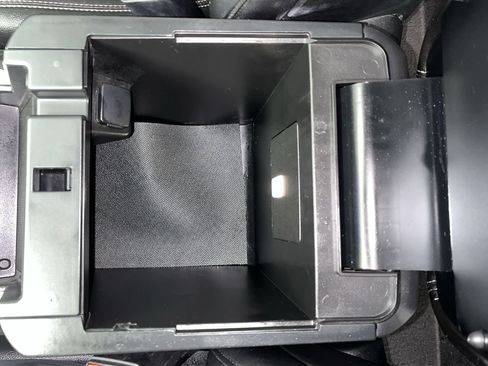 Used 2020 Ford Explorer XLT w/ Equipment Group 202A AWD/4WD image 31