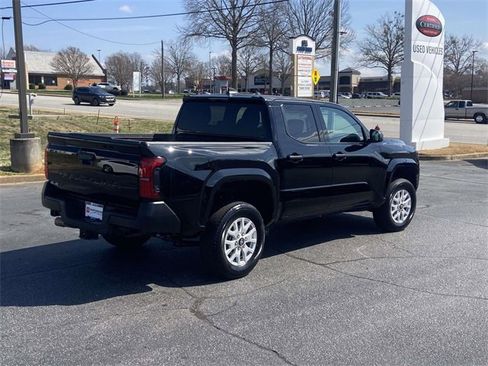 Used 2024 Toyota Tacoma SR image 3