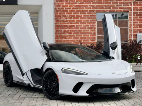 Used 2023 McLaren GT RWD image 15