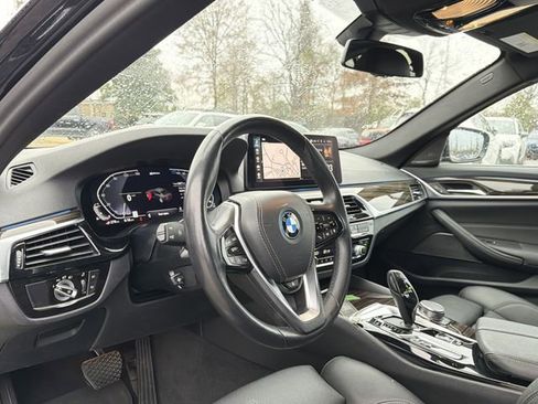 Used 2023 BMW 530e xDrive image 10