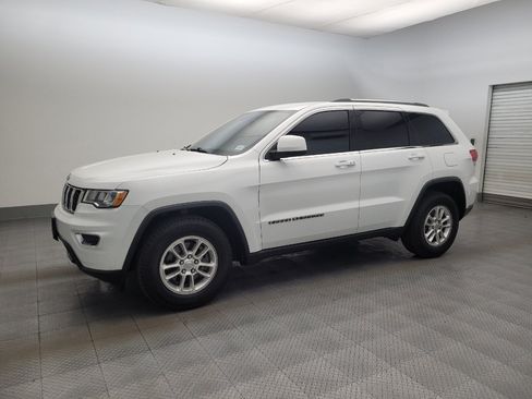 Used 2018 Jeep Grand Cherokee Laredo RWD image 2