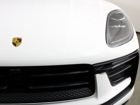 Used 2025 Porsche Macan image 11