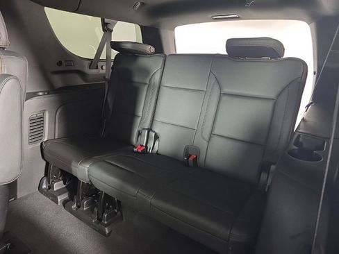 Used 2022 Chevrolet Suburban High Country AWD/4WD image 33