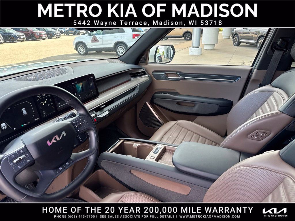 Used 2024 Kia EV9 Land AWD/4WD image 16
