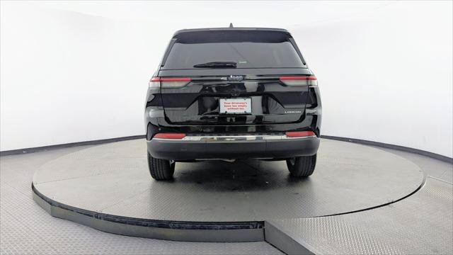 Used 2024 Jeep Grand Cherokee Laredo RWD image 7