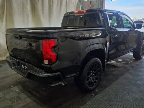 Used 2025 Chevrolet Colorado W/T w/ WT Custom Package image 4