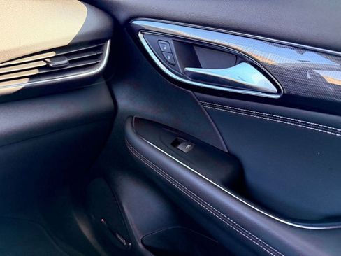 Used 2022 Buick Envision Essence w/ Technology Package I image 24