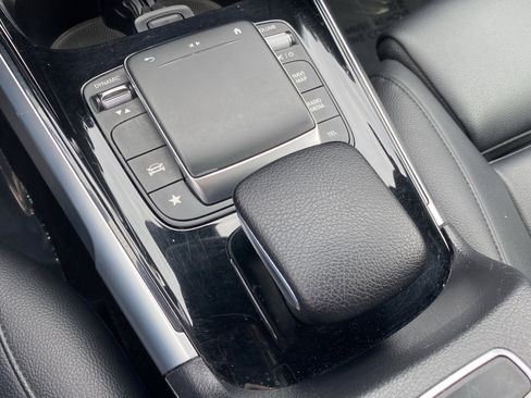 Used 2023 Mercedes-Benz GLB 250 4MATIC image 24