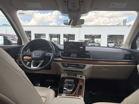 Used 2023 Audi Q5 2.0T Premium w/ Convenience Package AWD/4WD image 18