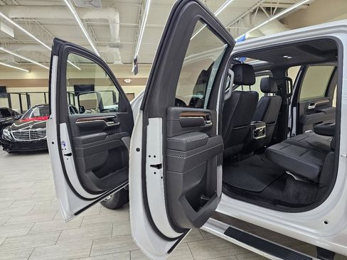 Used 2024 GMC Sierra 2500 Denali w/ Technology Package AWD/4WD image 17