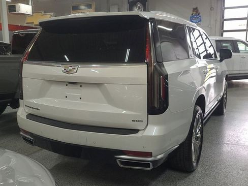 Used 2023 Cadillac Escalade Premium Luxury w/ Performance Package image 5