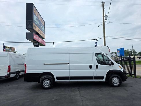 Used 2025 RAM ProMaster 3500 w/ Convenience Group FWD image 3