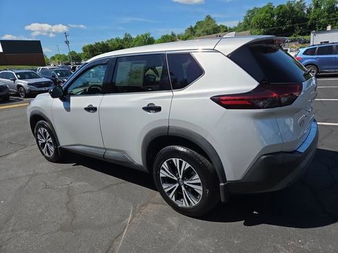 Used 2021 Nissan Rogue SV AWD/4WD image 5