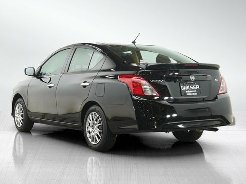 Used 2019 Nissan Versa SV FWD image 3
