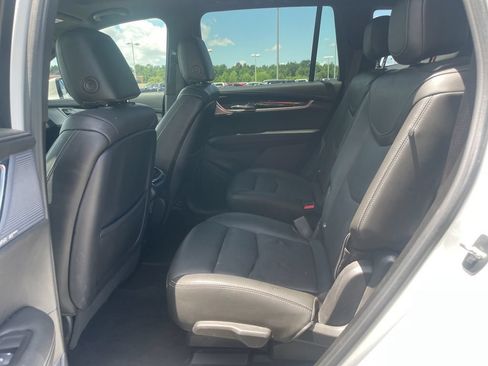 Used 2023 Cadillac XT6 Premium Luxury w/ Technology Package FWD image 13