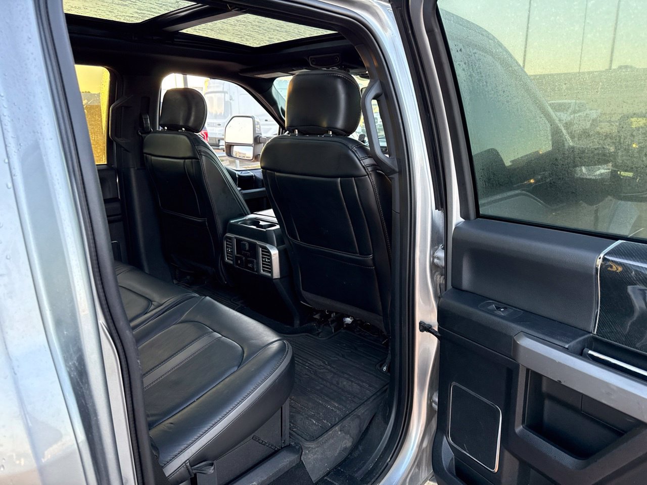 Used 2020 Ford F450 Platinum w/ FX4 Off-Road Package AWD/4WD image 12