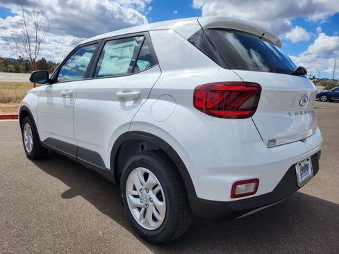 New 2026 Hyundai Venue SE image 6