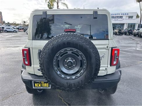 New 2025 Ford Bronco Badlands image 5