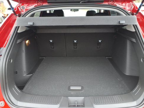 New 2026 Chevrolet Trax LT w/ Driver Confidence Package image 5