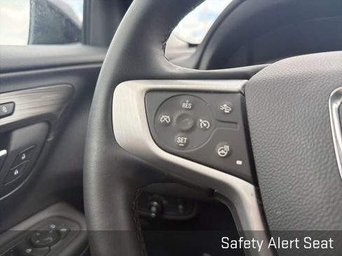 Used 2024 GMC Terrain SLT w/ Elevation Edition image 40