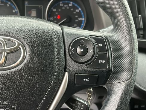 Used 2017 Toyota RAV4 LE image 13
