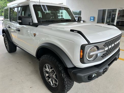 Used 2025 Ford Bronco Badlands AWD/4WD image 7